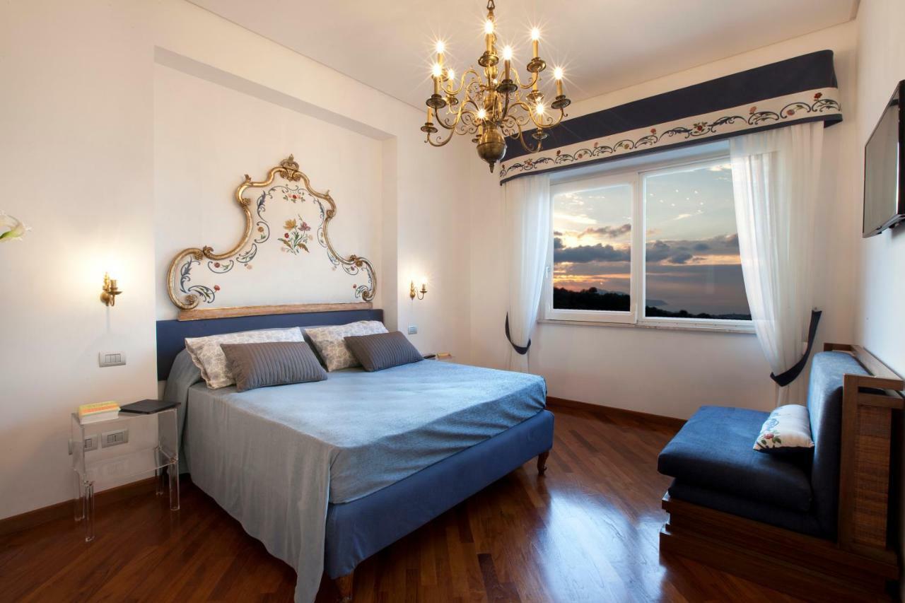 Villa Mambrini Sorrento Buitenkant foto