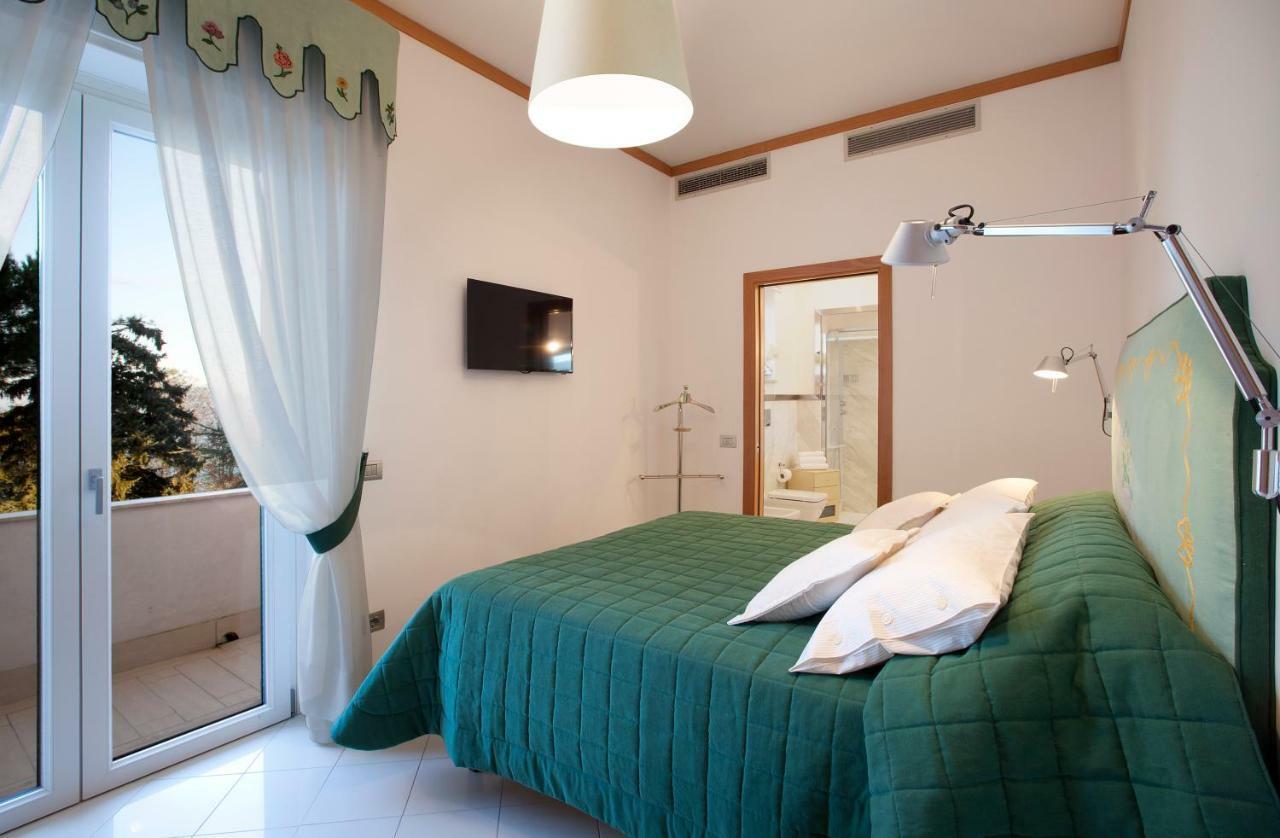 Villa Mambrini Sorrento Buitenkant foto